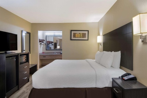 SureStay Plus Hotel by Best Western Jackson image 14